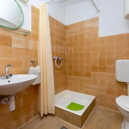 Luka Apartament *